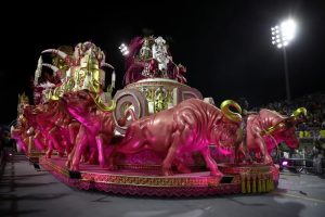 Carnaval de Río volvió a encender el Sambódromo