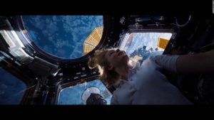 Rusia envía a una actriz a rodar en el espacio. Así se ven las primeras imágenes| Video