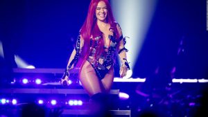 Karol G, una de las artistas que encabezará el cartel de Lollapalooza |