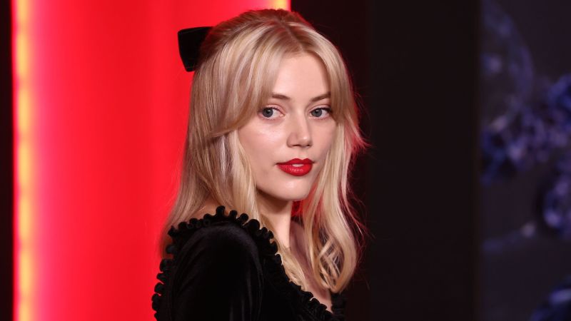 Grace Van Dien, actriz de 'Stranger Things', dice que rechaza trabajos debido al acoso sexual