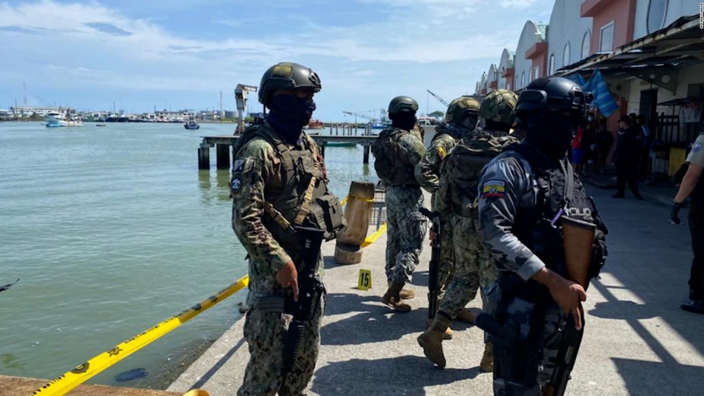Ataque armado en puerto de Ecuador deja al menos 9 muertos