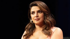 Priyanka Chopra Jonas dice que dejó Bollywood porque se sentía "arrinconada"