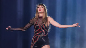 Taylor Swift envía un poderoso mensaje a las mujeres en el "Eras Tour" (Análisis)