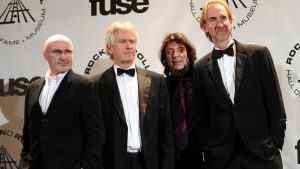 tanto con Peter Gabriel como con Phil Collins 