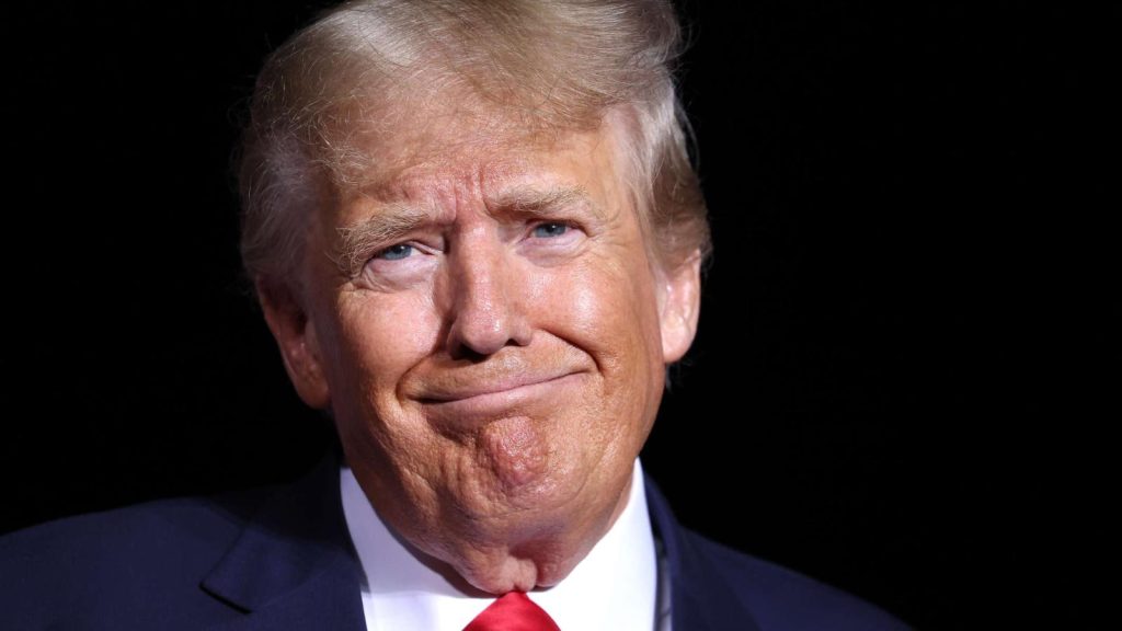 ¿Qué opinan los comediantes sobre la acusación a Trump? Programas nocturnos reaccionan con chistes | Video