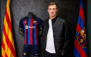 Iñaki Peña renueva con el Barça hasta 2026