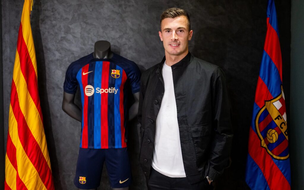 Iñaki Peña renueva con el Barça hasta 2026