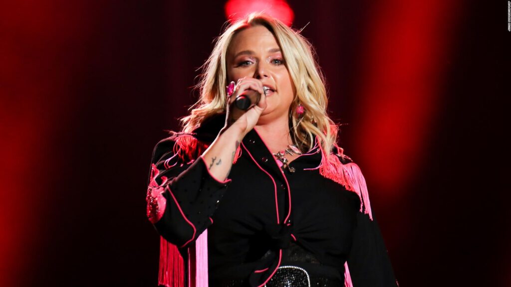 Cantante de country se irrita con quienes sacan selfies