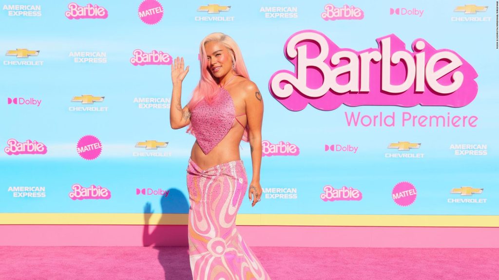 Karol G, Nicki Minaj y Dua Lipa posan en la alfombra de la película "Barbie" | Video