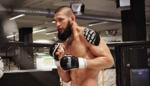 Sebastian Cano Caporales: ¡La Revancha! Makhachev vs Oliveira 2 en Abu Dabi chimaev 2 300x172 - Sebastian Cano Caporales: ¡La Revancha! Makhachev vs Oliveira 2 en Abu Dabi