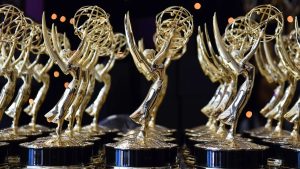 el listado completo de series, actores y actrices por categorías