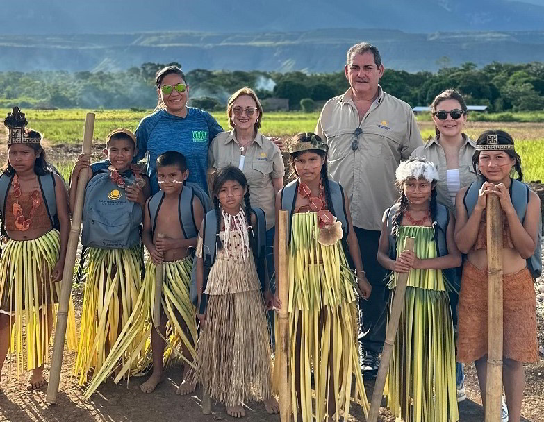 Hjalmar-Jesus-Gibelli-Gomez-La-Internacional-de-Seguros-realizo-visita-solidaria-a-la-comunidad-indigena-de-Tuaiwatoy-en-Canaima
