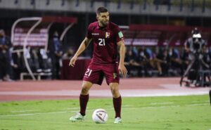 Alexander González figura en el 11 ideal de la doble fecha eliminatoria