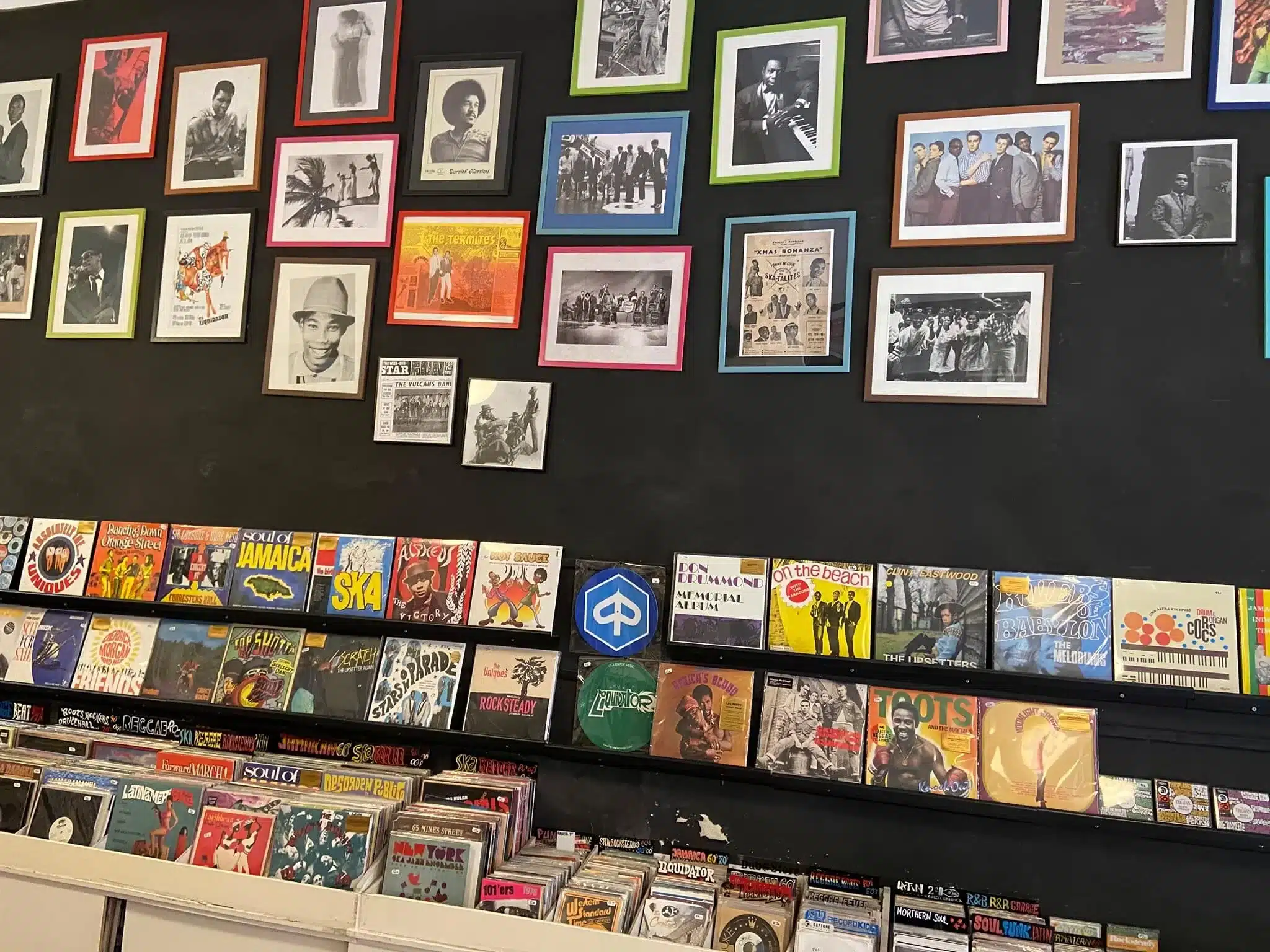 Las mejores tiendas de discos y vinilos de Madrid 11 liquidator music jpg