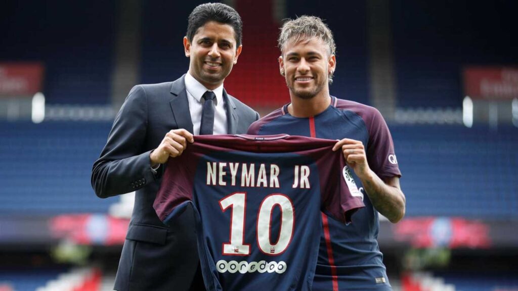 L'Equipe: Neymar llegó al PSG en 2017 con una lesión