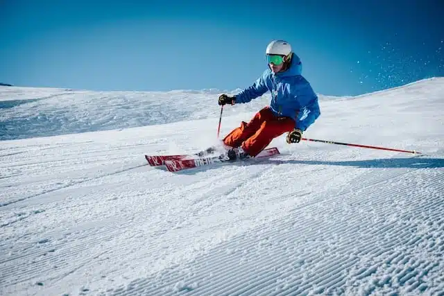Esquí - deportes para practicar este invierno