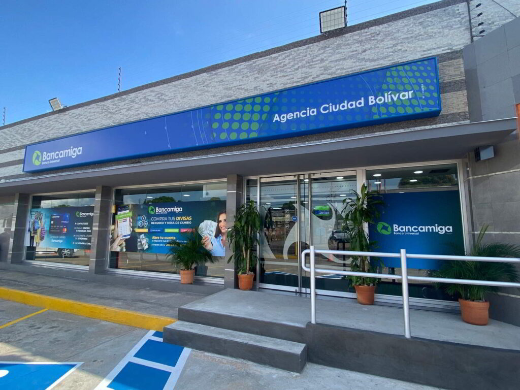 Ariel Martínez: “Bancamiga se consolida por la innovación y el compromiso de su equipo” 1 Foto agencia Ciudad Bolivar de Bancamiga
