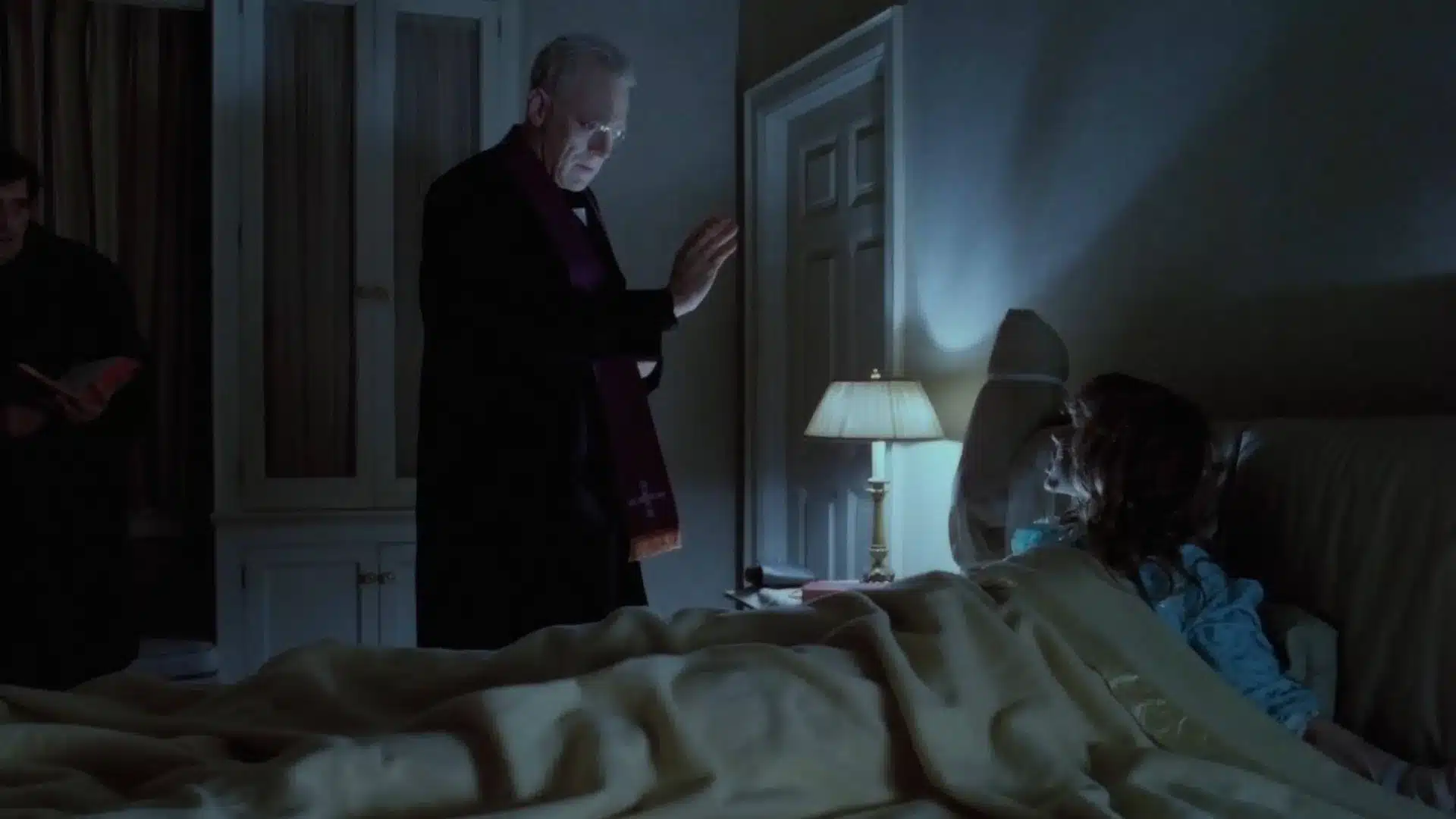 El Exorcista, banda sonora y canciones que suenan en una de las películas más terroríficas de la historia del cine 4 Max von Sydow y Linda Blair en El Exorcista