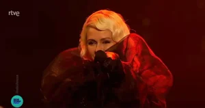 Nebulossa interpretando Zorra