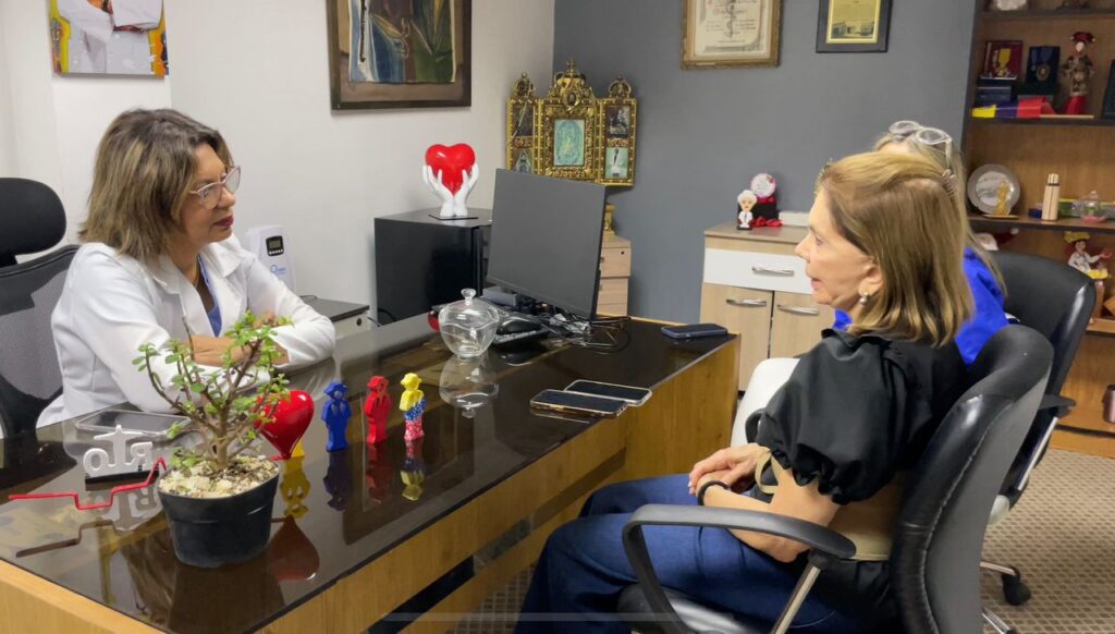 Bancamiga fortalece UCI del Hospital de Coche con equipos de última generación