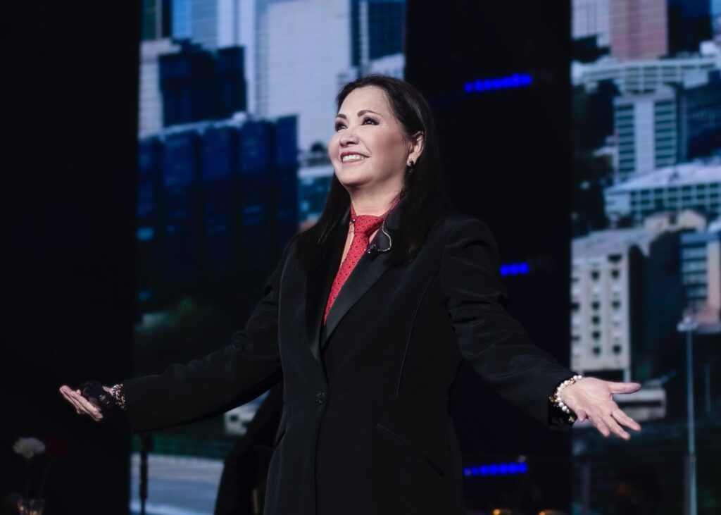 Ana Gabriel realizará una gira para celebrar sus 50 años de carrera