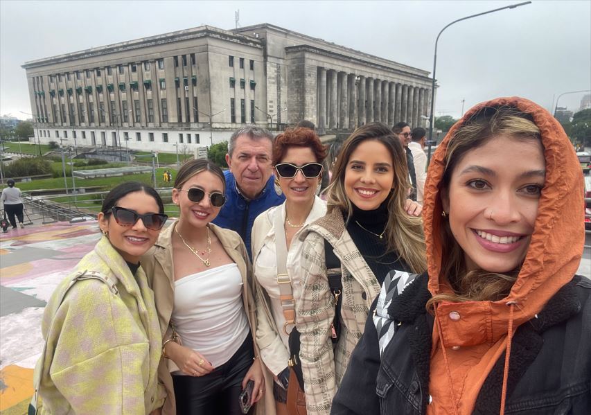 Una parte del equipo clínico de LaplanaBologna realizó actualización en Argentina 2 Imagen referencial complementaria DLL