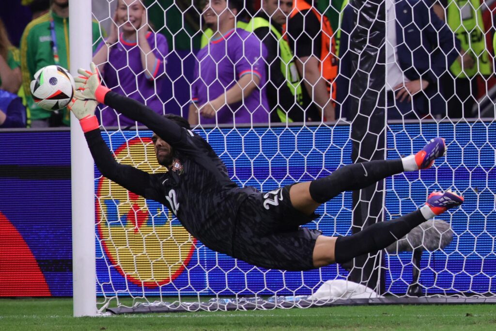 Diogo Costa metió a Portugal en los 4tos. de final de la Eurocopa