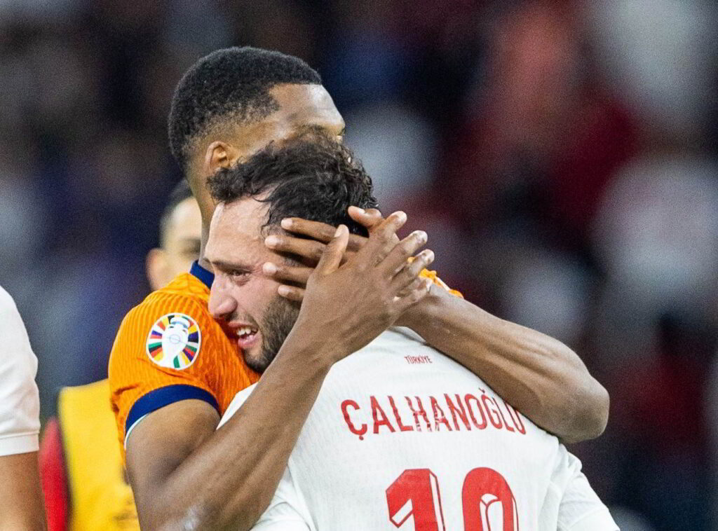 Países Bajos tuvo que remontar para doblegar a una aguerrida selección turca