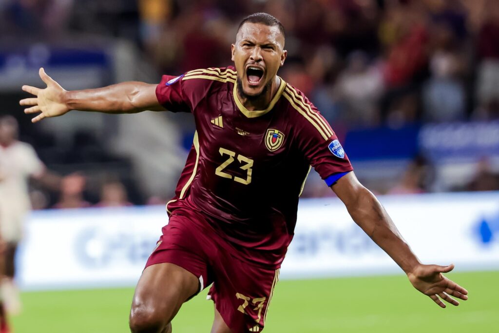 Salomón Rondón encabeza la selección de la Liga Mx