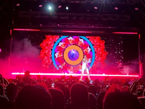 El ojo que todo lo ve de Mika
