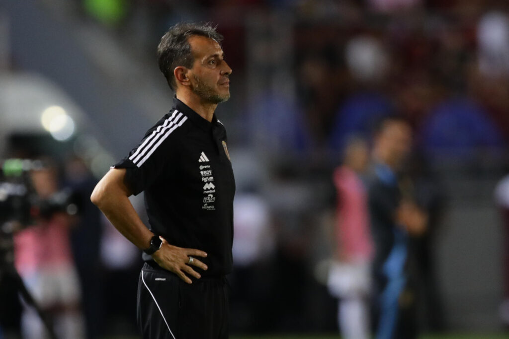 Fernando Batista considera que Venezuela "perdió dos puntos" ante Argentina