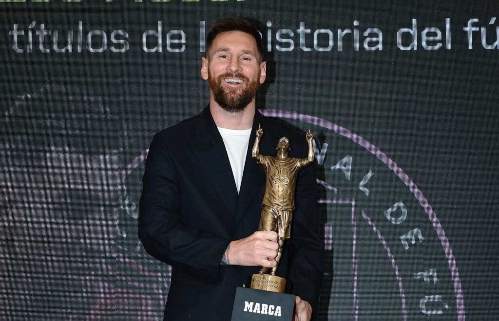 Messi recibió premio al futbolista con más títulos conferido por el diario Marca