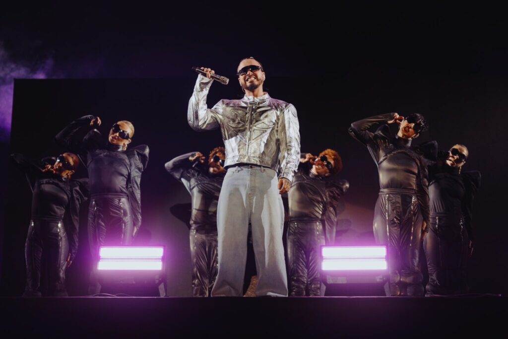 J Balvin anuncia gira "Back to the Rayo" por Norteamérica en 2025