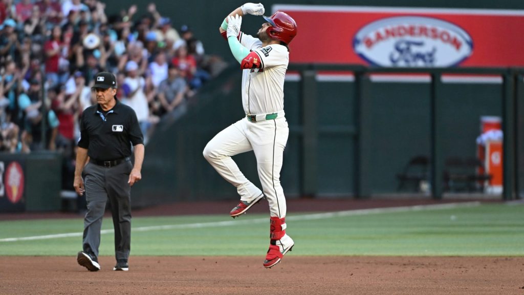 Eugenio Suárez inscribió su nombre en los récords de la MLB