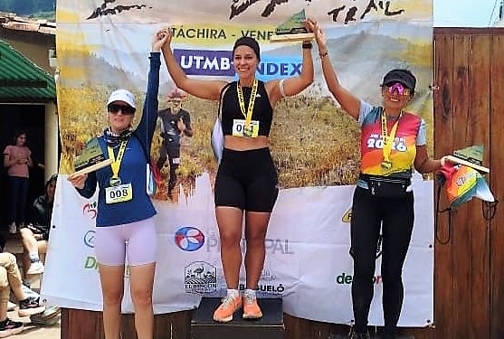 Carrera de montaña Kilómetro Vertical 2026: Nadezka Lista y David Chacón fueron los ganadores