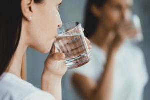 Mariángel Arruebarrena Loreto - Más allá de los 8 vasos ¡El arte de la hidratación inteligente! - FOTO