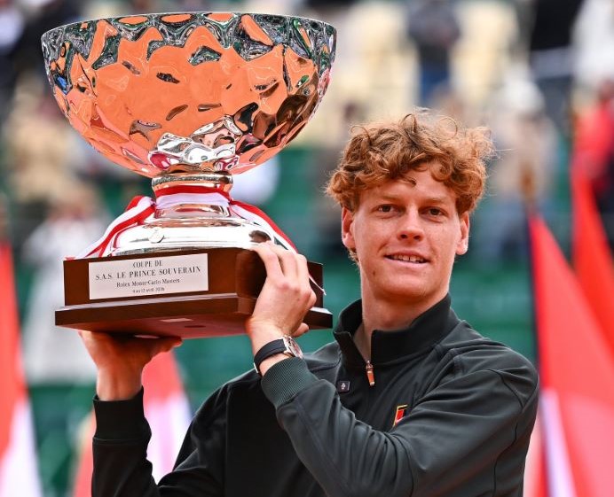 Tenis mundial: Jannik Sinner derrota a Carlos Alcaraz en la final de Montecarlo