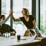 Oswaldo Karam Maciá - ¡Entérate! Realidades del liderazgo servicial; Cómo transforma la productividad en los equipos de trabajo - FOTO