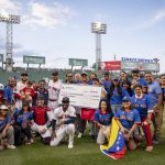 Medias Rojas donan US$ 305.000 a Venezuela en la Noche Venezolana