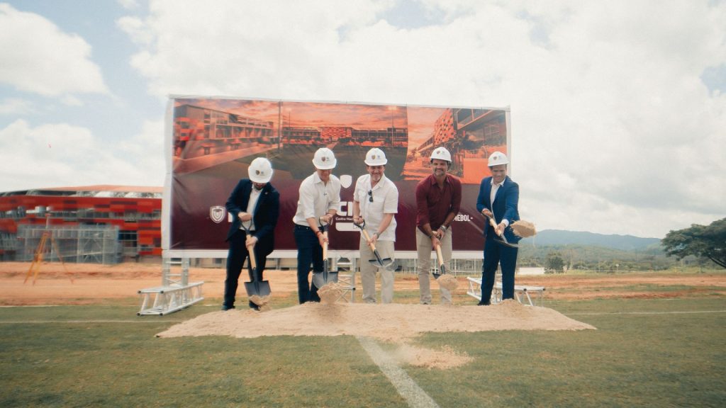 Adjudican a VENETURF 2010 la construcción del CNAR Lara