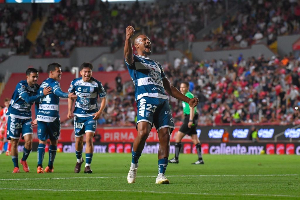 Salomón Rondón lidera la tabla goleadora de la Liga MX