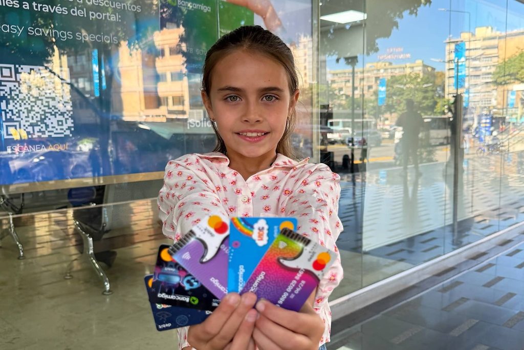 Bancamiga regala primera experiencia financiera en el regreso a clases
