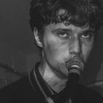 Isaac Wood no tiene ni sello ni manager… y pide ayuda económica para financiar su próximo tour