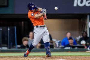 José Altuve llega a la cifra redonda de 2.500 hits en la MLB