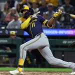Jackson Chourio rompe récord de remolcadas con los Cerveceros