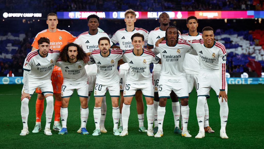 Real Madrid gana El Clásico con doblete de Mbappé