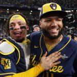Venezolanos logran un doblete histórico para el béisbol latino