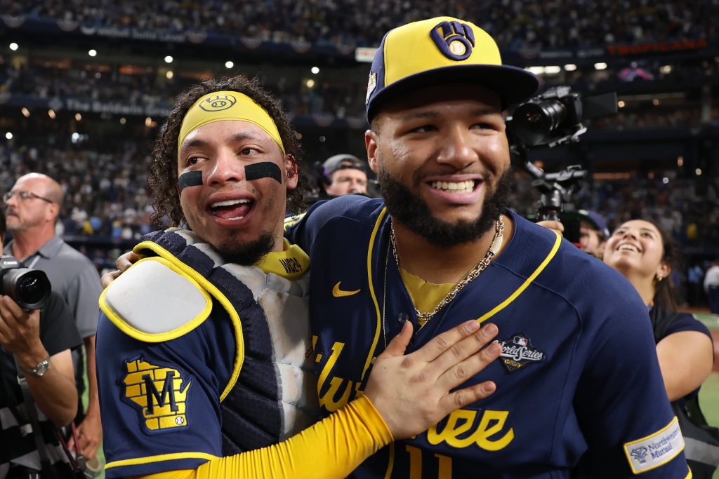 Venezolanos logran un doblete histórico para el béisbol latino