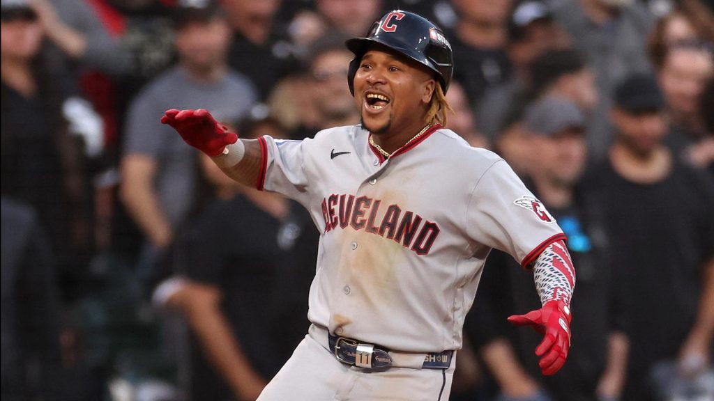 ¡Habrá quinto juego! Cleveland castiga a Chicago y empareja la serie